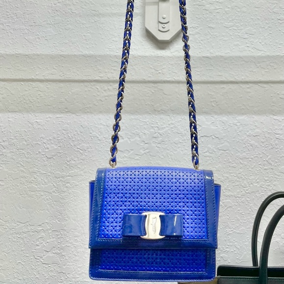 Authentic Salvatore Ferragamo - Picture 6 of 7